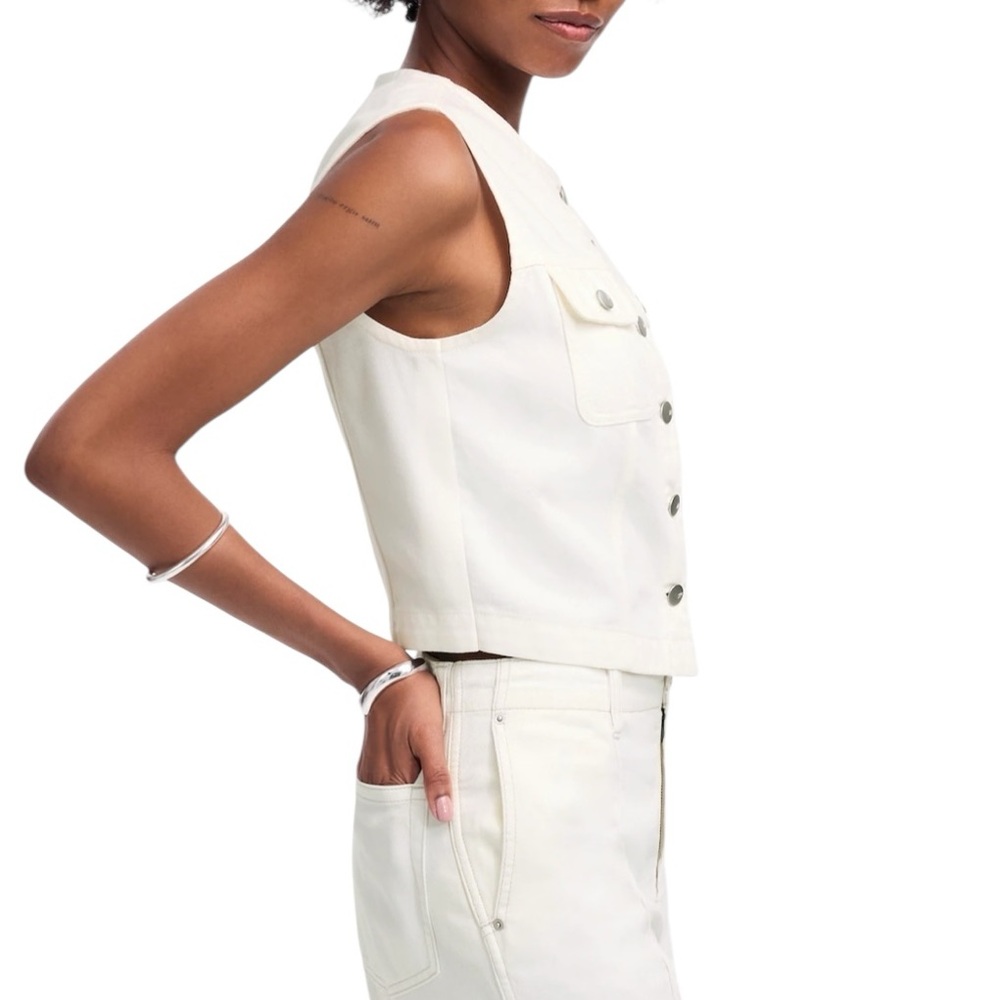Madewell Cropped Denim Vest: Airy Denim Edition in Tile White - Picture 5 of 9